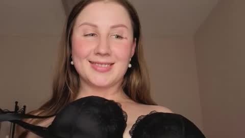 Snapshot of helens_lov chatting on 03/27/26, 08:26 Helen online show from 03/27/26, 08:26