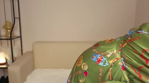 Snapshot of helens_lov chatting on 03/31/26, 01:51 Helen online show from 03/31/26, 01:51