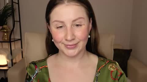 Snapshot of helens_lov chatting on 05/10/26, 02:17 Helen online show from 05/10/26, 02:17