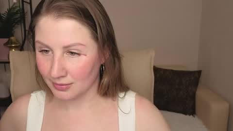 Snapshot of helens_lov chatting on 05/19/26, 09:15 Helen online show from 05/19/26, 09:15