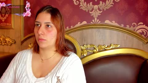 Snapshot of helenstanfordd chatting on 12/19/25, 12:01 Helen or Hells online show from 12/19/25, 12:01