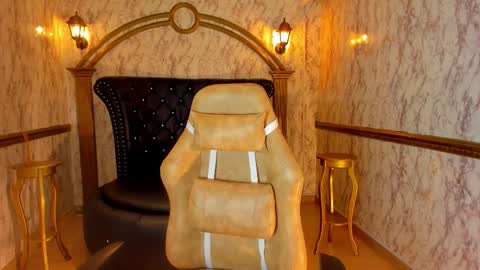 Snapshot of helenstanfordd chatting on 03/12/26, 12:44 Helen or Hells online show from 03/12/26, 12:44