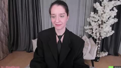 Snapshot of helentasty_ chatting on 03/12/25, 12:15 Helen online show from 03/12/25, 12:15
