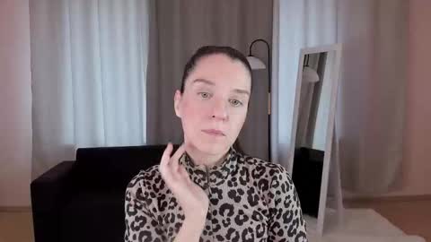 Snapshot of helentasty_ chatting on 09/14/25, 02:33 Helen online show from 09/14/25, 02:33