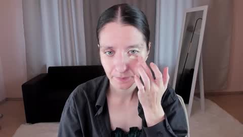 Snapshot of helentasty_ chatting on 09/24/25, 02:15 Helen online show from 09/24/25, 02:15