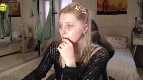 Snapshot of helenundersin chatting on 06/28/26, 03:51 Helen online show from 06/28/26, 03:51