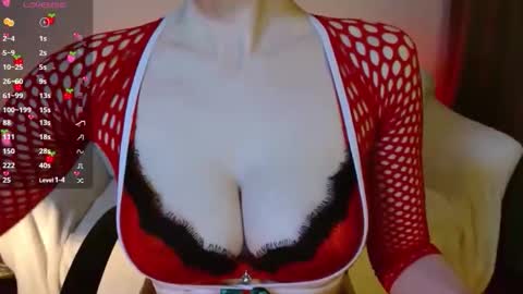 Snapshot of helenxlove chatting on 03/02/26, 12:46 HelenXLove online show from 03/02/26, 12:46