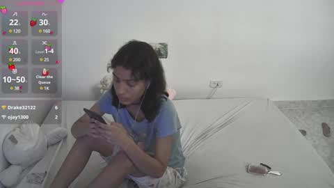 Helia Transfem and Amy online show from 01/16/25, 06:27