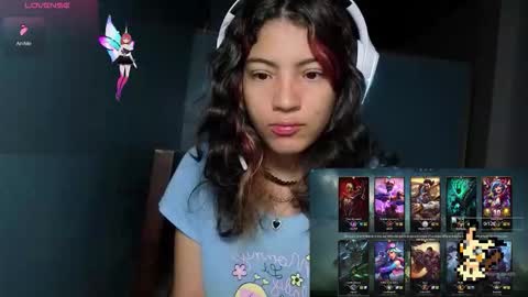 Helia Transfem and Amy online show from 11/18/25, 01:44