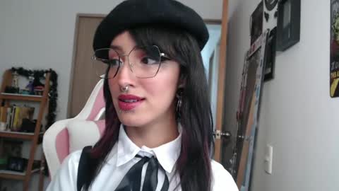 Snapshot of hell_666_xxx chatting on 01/15/25, 08:37 cher online show from 01/15/25, 08:37
