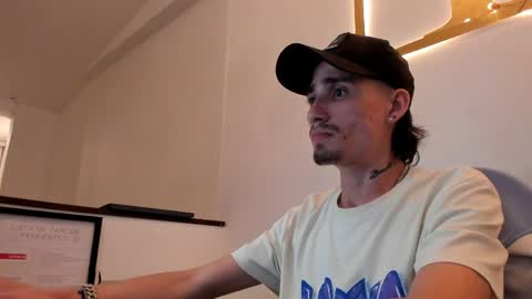 Snapshot of hell_boy66 chatting on 05/09/26, 09:03 Eros online show from 05/09/26, 09:03