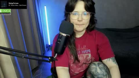 Red online show from 11/10/25, 06:18