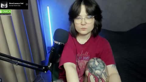 Red online show from 12/15/25, 06:45