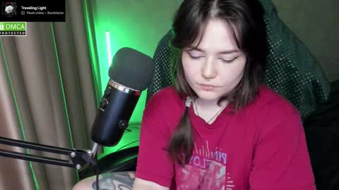 Snapshot of hell_hotline chatting on 02/12/26, 08:15 Red online show from 02/12/26, 08:15