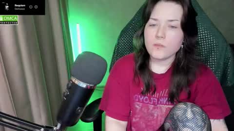 Snapshot of hell_hotline chatting on 02/27/26, 08:20 Red online show from 02/27/26, 08:20