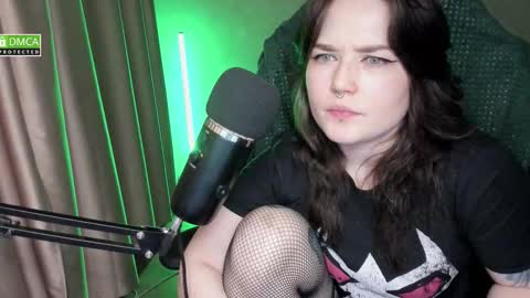 Snapshot of hell_hotline chatting on 03/18/26, 07:50 Red online show from 03/18/26, 07:50