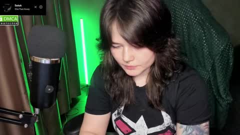 Red online show from 05/04/26, 07:10