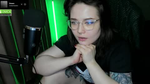 Red online show from 05/07/26, 07:30
