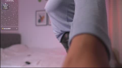 Snapshot of hell_lo chatting on 11/16/25, 09:53 Lorette Lory online show from 11/16/25, 09:53