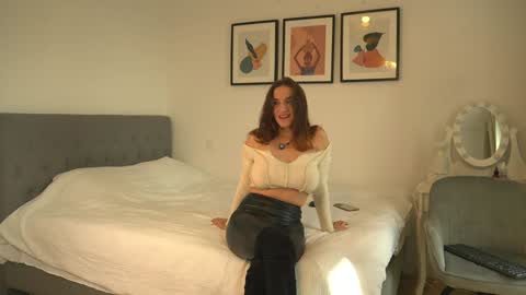 Lorette Lory online show from 02/26/26, 08:24