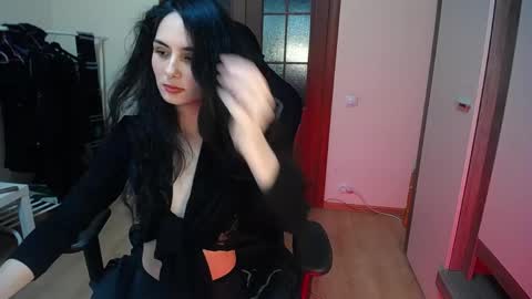 Snapshot of hella_helen chatting on 05/18/26, 07:09 Helen online show from 05/18/26, 07:09