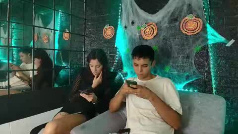 Snapshot of hellanddante_ chatting on 10/26/25, 12:05 H E L L AND D A N T E online show from 10/26/25, 12:05