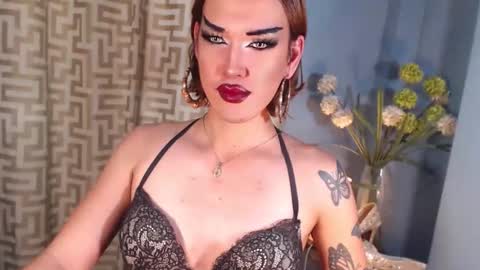 Snapshot of hellatarahathor chatting on 02/25/26, 08:24 hellatarahathor online show from 02/25/26, 08:24