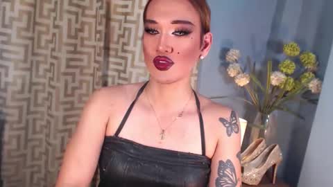 Snapshot of hellatarahathor chatting on 03/17/26, 12:19 hellatarahathor online show from 03/17/26, 12:19