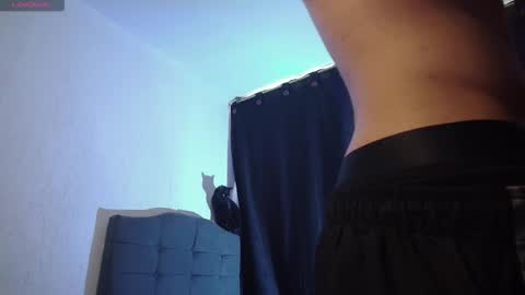 Snapshot of hellcat_xx chatting on 09/28/25, 03:06   CROW  online show from 09/28/25, 03:06