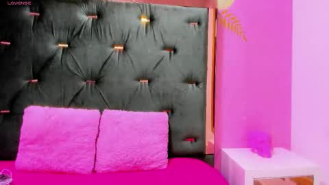 Snapshot of hellen__4master chatting on 09/11/25, 11:32 Hellen online show from 09/11/25, 11:32