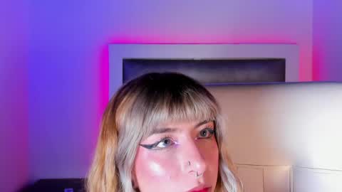 hellen__smith_ online show from 05/07/26, 08:25
