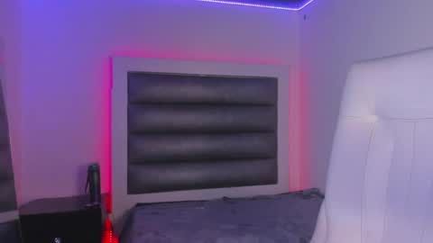 hellen__smith_ online show from 05/13/26, 01:47