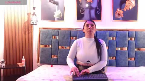 Hellen.  online show from 05/02/26, 11:04