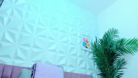 hellen     online show from 01/17/25, 01:15