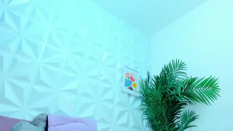 hellen     online show from 01/24/25, 01:35