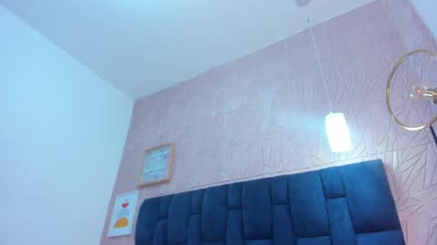 hellen     online show from 02/11/25, 10:50