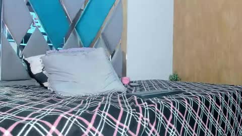 hellen     online show from 02/23/25, 07:22