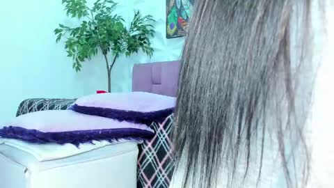 hellen     online show from 02/25/25, 07:36