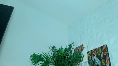 hellen     online show from 11/18/25, 05:17