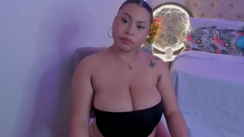 Snapshot of hellenamazing chatting on 12/04/25, 06:44 hellenamazing online show from 12/04/25, 06:44