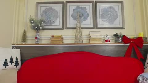    online show from 12/15/25, 03:33