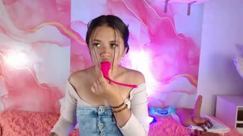 Hellen lopez online show from 06/12/26, 10:19