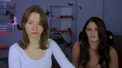 Helli online show from 10/19/25, 07:14