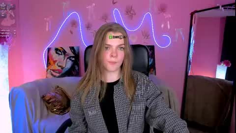 Helli online show from 05/05/26, 07:33