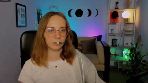 Helli online show from 06/20/26, 07:05