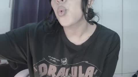 Snapshot of hello_demonkitty chatting on 03/07/25, 02:46 SIMONA online show from 03/07/25, 02:46