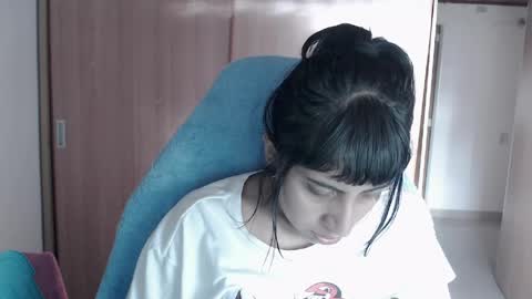 Snapshot of hello_demonkitty chatting on 05/04/26, 10:06 SIMONA online show from 05/04/26, 10:06