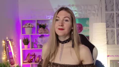 Snapshot of hello_lisha chatting on 02/10/25, 08:09 Alisia Monday to Friday from 10 am to 4 pm GMT 2 online show from 02/10/25, 08:09