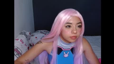 hellokitty_valery1 online show from 12/15/25, 09:46