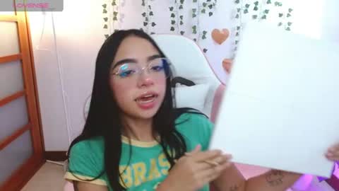 hellokitty_valery1 online show from 06/25/26, 09:30
